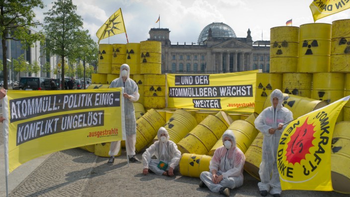 Anti-Atomkraftdemonstration vor dem Reichstag