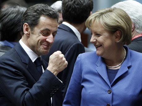 Nicolas Sarkozy und Angela Merkel mit Einigung auf Hilfe für Griechenland sehr zufrieden;Reuters