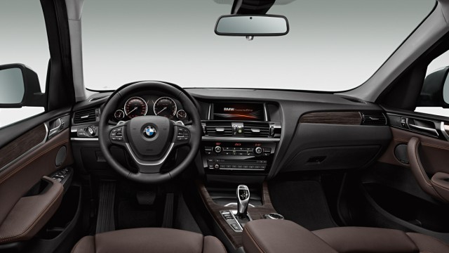 Facelift BMW X3: Auch im Innenraum des BMW X3 liegen die Veränderungen im Detail.