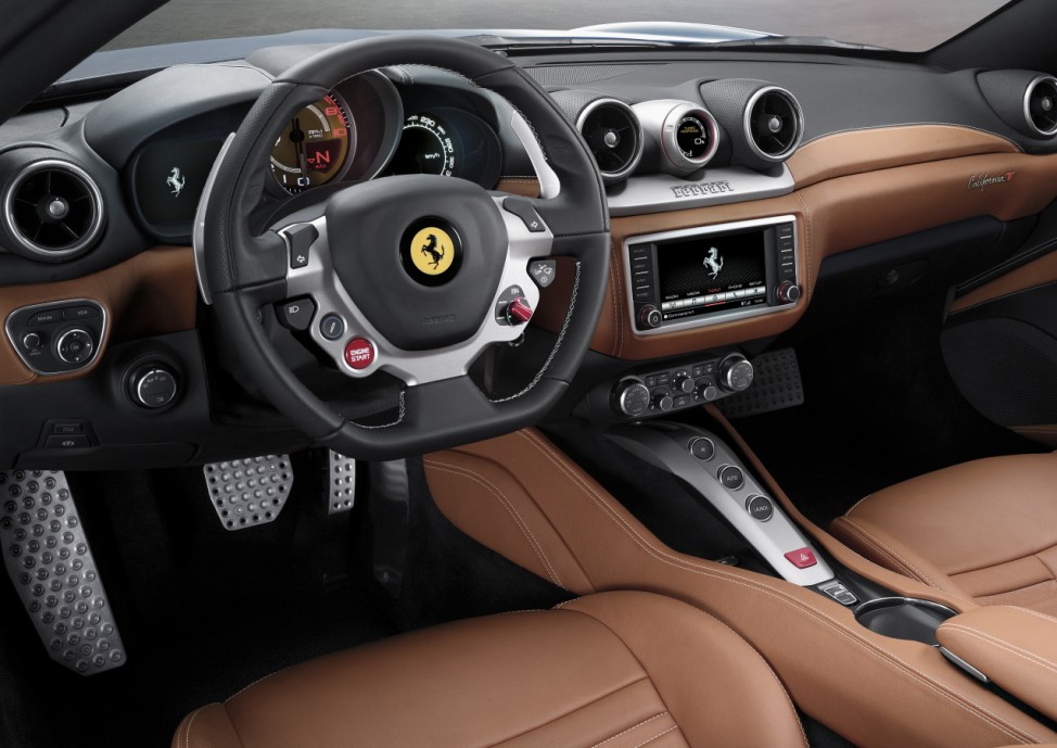 Das Cockpit des Ferrari California T.