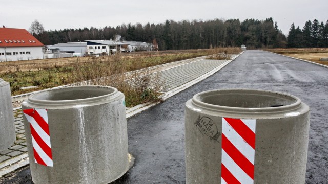 Wahl in Fahrenzhausen: Die Weichen für die Erweiterung des Gewerbegebiets Großnöbach sind gestellt, die Straße ist gebaut, die Firmen können kommen. Dies wird eine der Aufgaben des neuen Gemeinderats und auch des neuen Bürgermeisters werden.