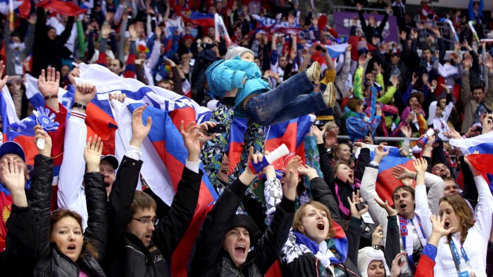 Ice Hockey - Winter Olympics Day 6 - Russia v Slovenia