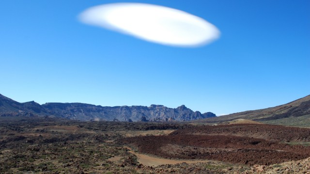 Ufowolke über dem Teide Nationalpark