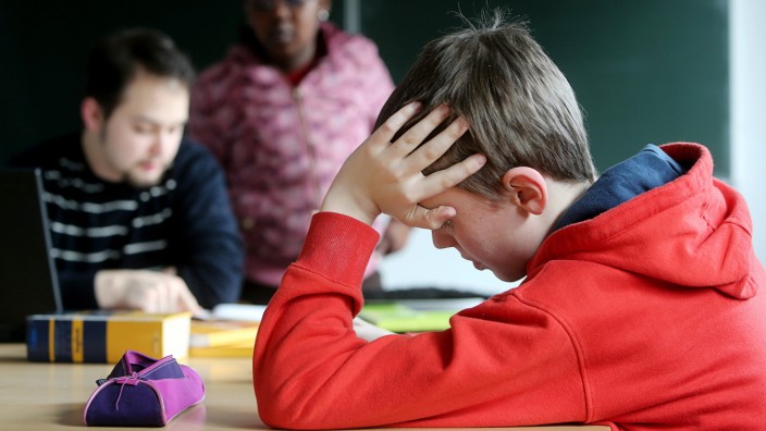 Schüler im achtjährigen Gymnasium: Gut für die Staatskasse, schlecht für die Schüler: Nicht nur in Bayern steht G 8 in der Kritik