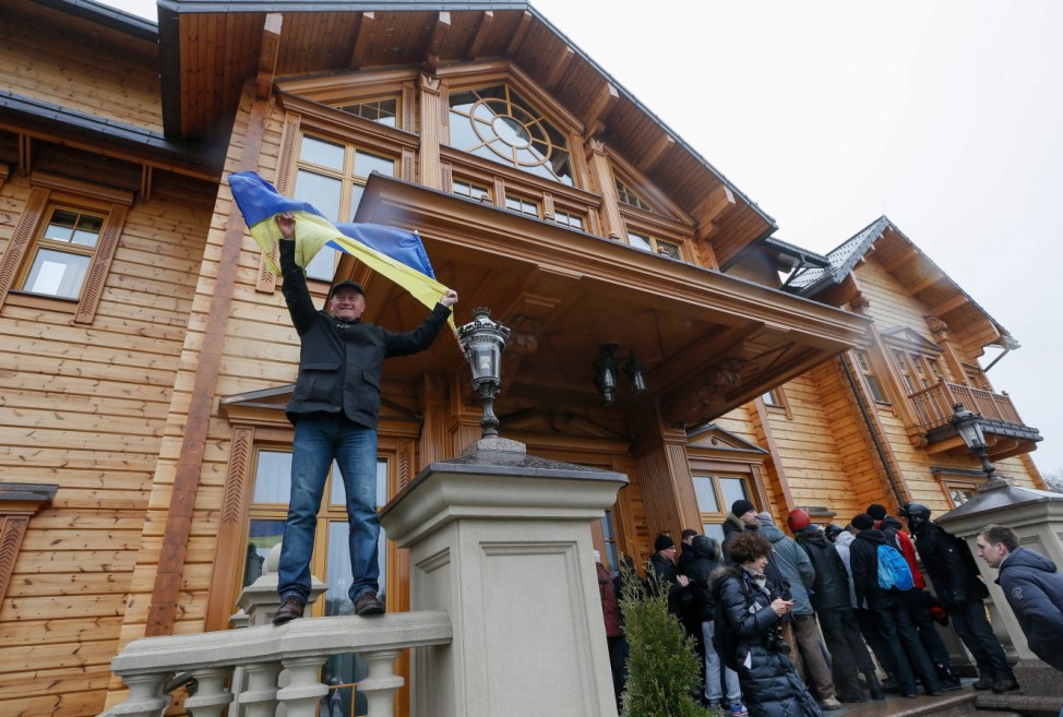 Ukraine protesters take over as president flees Kiev