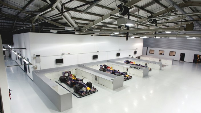 Formel 1 Red Bull - Rennfabrik in Milton Keynes