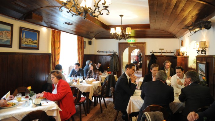 Dalmatiner Grill: Der Dalmatiner Grill in Bogenhausen ist einer der seltenen Orte, an denen die Balkanküche überlebt hat.