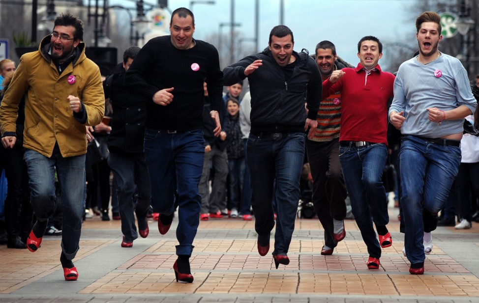 Aktion "Walk a Mile in Her Shoes" in Sofia, Bulgarien