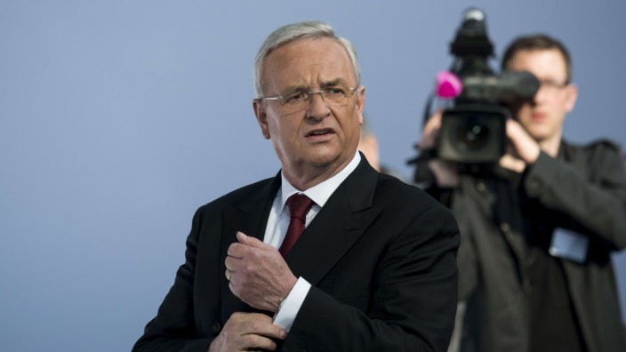 Pkw-Marke Volkswagen: Volkswagen-Konzernchef Martin Winterkorn verdonnert die Pkw-Tochter zu einem radikalen Sparkurs.
