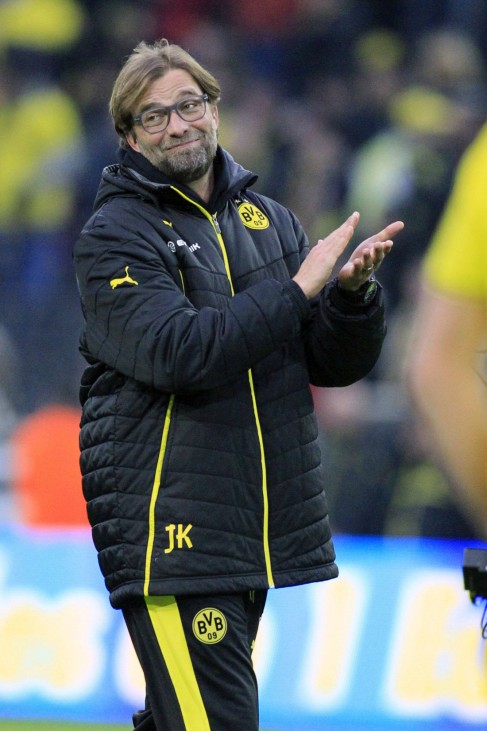Trainer Juergen Klopp Borussia Dortmund gut gelaunt am Lachen Emotion Freude Glueck Borussia Do