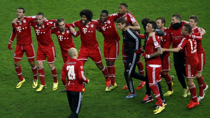 Bayern Munich's players celebrate after Bundesliga soccer match Hertha Berlin  in Berlin