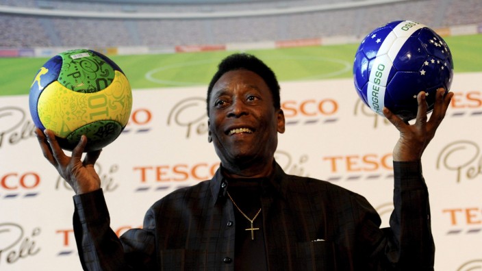 Pele attends a promotional event of a Tesco supermarket in Warsaw