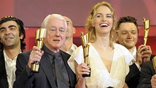 Deutscher Filmpreis 2008: Regisseur Fatih Akin, Regisseur Alexander Kluge, Schauspielerin Nina Hoss und Schauspieler Elmar Wepper freuen sich übr ihre Preise. Der Deutsche Filmpreis, auch Lola, ist der höchstdotierte nationale Filmpreis.