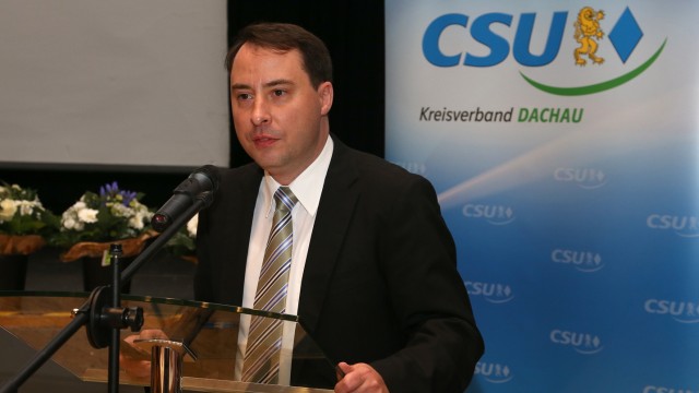 CSU Dachau: Christian Stangl (li.) wirft nach acht Jahren den Fraktionsvorsitz hin. Dominik Härtl ist sein Nachfolger