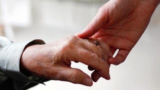 Zum Sterben ins Hospiz - Mehrheit wünscht sich Sterbebegleitung