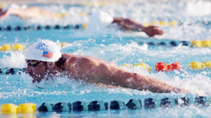 Michael Phelps swims in Mesa, Arizona