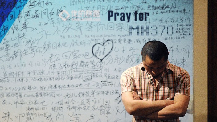 Verschollenes Flugzeug MH370: Hoffnung - auch nach sechs Wochen ohne jede Spur der verschollenen Malaysia-Airlines-Maschine.