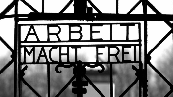KZ-Gedenkstätte Dachau - Historischer Eingang, 2000