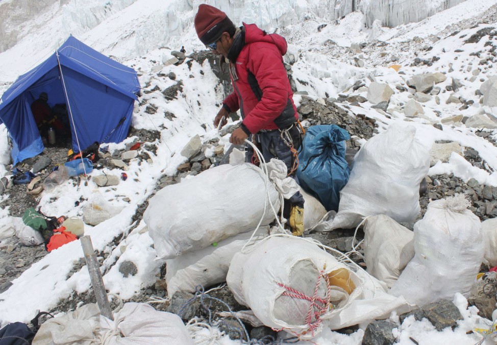 Müll Basislager Mount Everest Nepal Himalaya