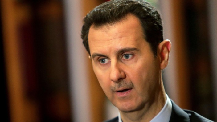 Syrischer Diktator: Erstmals muss Baschar al-Assad einräumen, dass sich seine Armee mit "Personalengpässen" konfrontiert sehe.