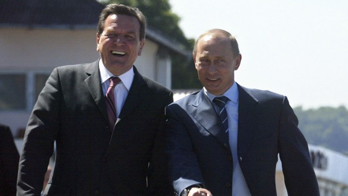 File photo of Russian President Putin and German Chancellor Schroeder
