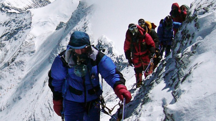 Japanese mountaineer Takako Arayama leads climbers on way  to top of Mount Everest