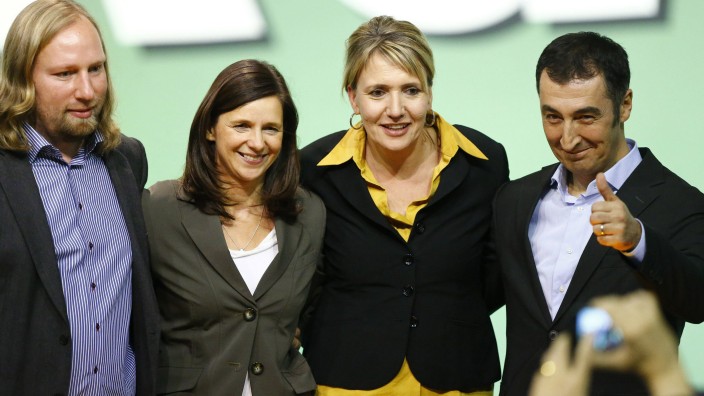 Parliamentary floor leaders of the environmental Greens party Hofreiter and Goering-Eckardt pose with new elected party leaders Peter and Oezdemir during party meeting in Berlin