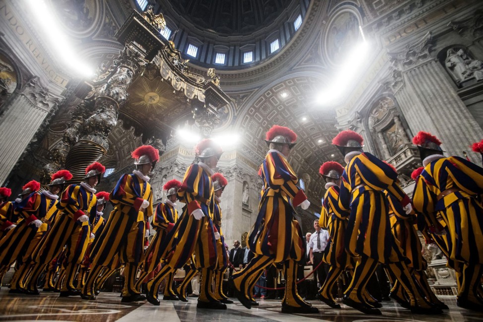 Mass for the new papal Swiss guards