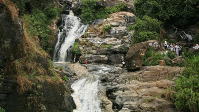 Rawana Ella Wasserfälle in der Uva Provinz, Sri Lanka