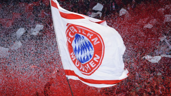 FC Bayern Muenchen v Manchester United - UEFA Champions League Quarter Final
