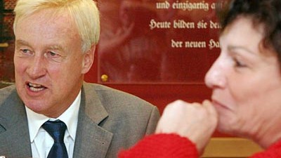 Neue Koalition: Regieren künftig zusammen: CDU-Bürgermeister Ole von Beust (l.) und Grünen-Fraktionschefin Christa Goetsch