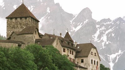 Neuer Honorarkonsul: Fürstenburg in Vaduz: Christian Waigel wird neuer Honorarkonsul in Liechtenstein.