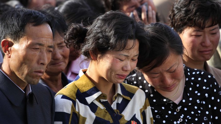 Viele Tote in Pjöngjang: Angehörige von Opfern trauern in Pjöngjang.