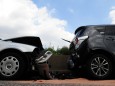 Autounfall zwischen einem Toyota Verso und einem VW Passat.