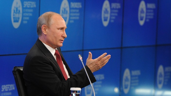 Präsidentschaftswahlen in der Ukraine: Russlands Präsident Wladimir Putin während des Wirtschaftsforums in St. Petersburg.