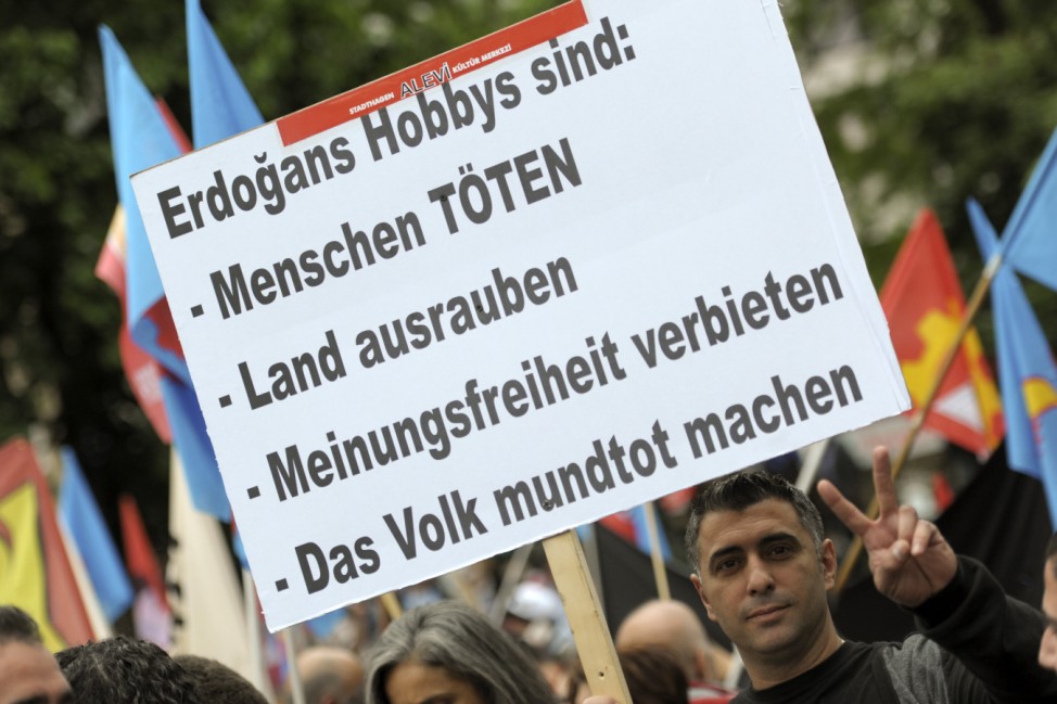 Türkischer Ministerpräsident Erdogan in Köln - Demonstrationen