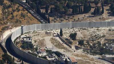 Reaktion auf Anschlag in Jerusalem: Mit einer Ausweitung der Mauer um Jerusalem sollen arabische Stadtteile ausgegrenzt werden