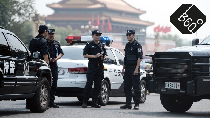 Tiananmen-Massaker vor 25 Jahren: Ein Polizeiaufgebot sichert den Platz des Himmlischen Friedens in Peking