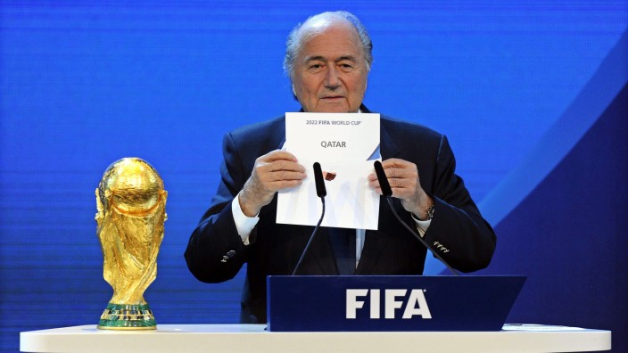Wahl des Fifa-Präsidenten: Ein Moment und seine Folgen: Sepp Blatter präsentiert Katar als Ausrichter der WM 2022 - ob es dabei bleibt?