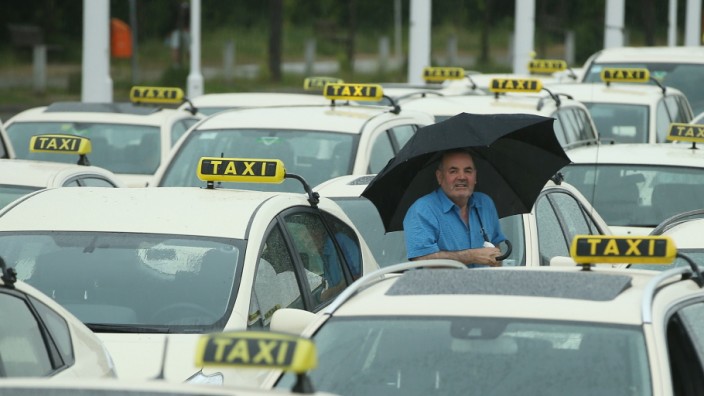 Taxi Drivers Protest New Internet Services
