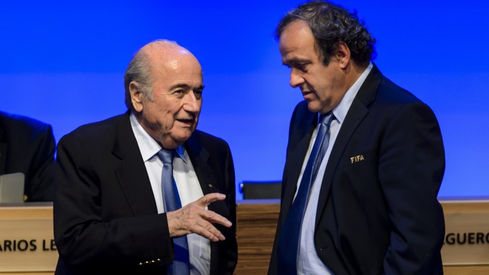Michel Platini über den Fifa-Boss: Sepp Blatter will Fifa-Boss bleiben - Michel Platini könnte ihm in die Quere kommen.