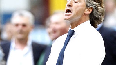 Fußball in Italien: Inter-Trainer Roberto Mancini verzweifelt mittlerweile an seiner Mannschaft. Wird sie den sicher geglaubten Titel noch verspielen?