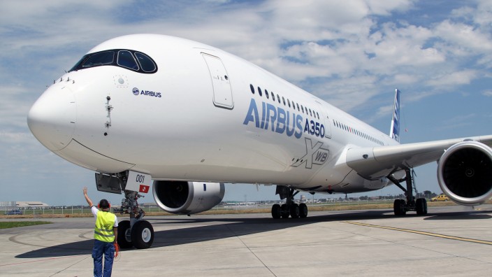 Neuer Airbus A350: Ein Airbus A350 auf dem Flughafen von Toulouse