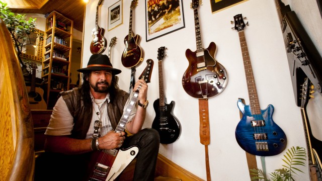 Schräges Hobby: Willy Mertl besitzt mehr als 500 Gitarren...