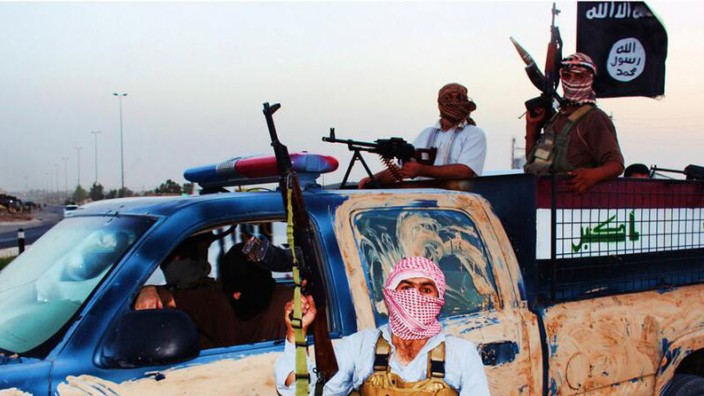 Irak zwischen Terror und Religionskrieg: Sie wollen nach Bagdad: Isis-Terroristen im Irak, hier zu sehen auf einem Propagandabild der islamistischen Webseite Welayat Salahuddin