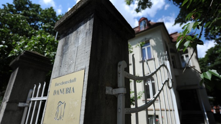 Rechtsextremismus: Die Burschenschaft Danubia residiert in Bogenhausen. Nun hat sie einen Redner wieder ausgeladen.