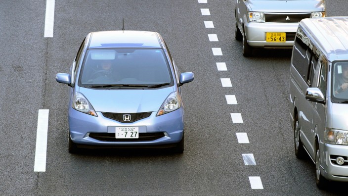 Honda, Nissan und Mazda: Honda muss mehr als zwei Millionen Fahrzeuge zurückrufen - unter anderem gibt es beim Modell "Fit" Probleme.