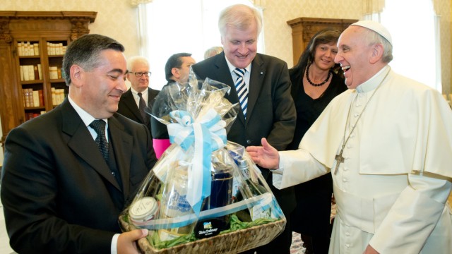 Horst Seehofer besucht den Vatikan.