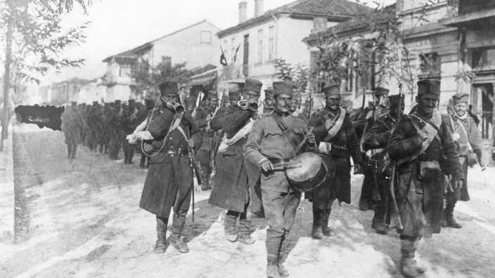 Serbische Infanterie nach dem Ausbruch des Ersten Weltkriegs, 1914