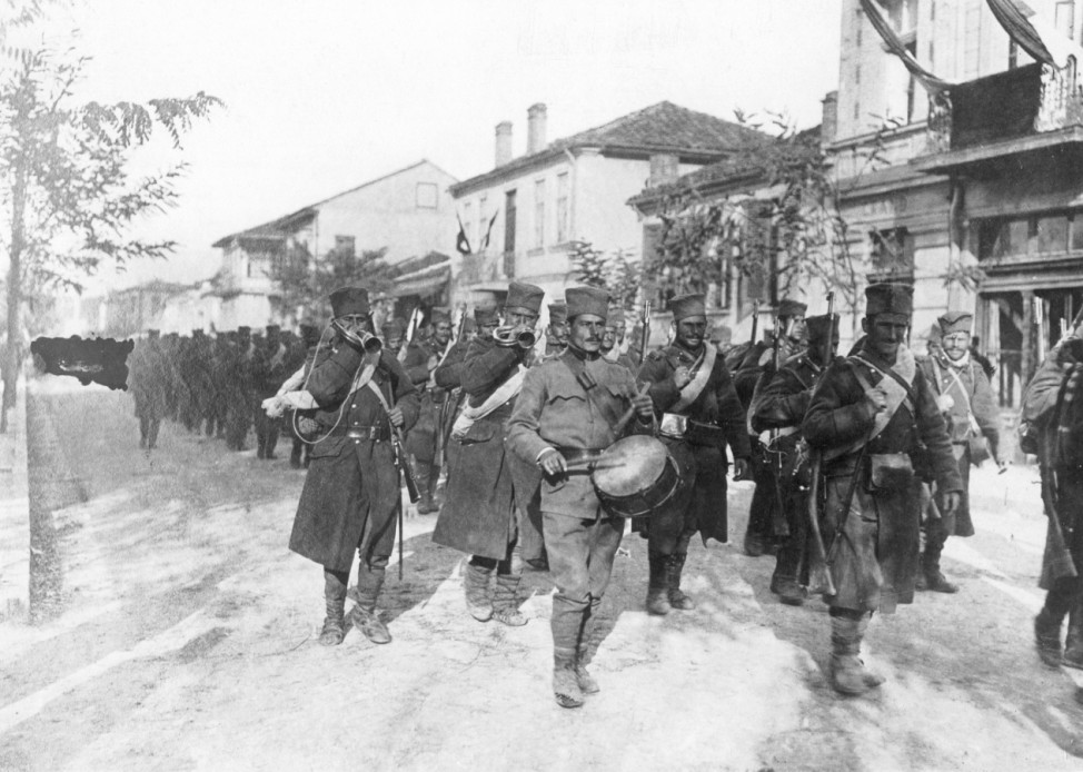 Serbische Infanterie nach dem Ausbruch des Ersten Weltkriegs, 1914